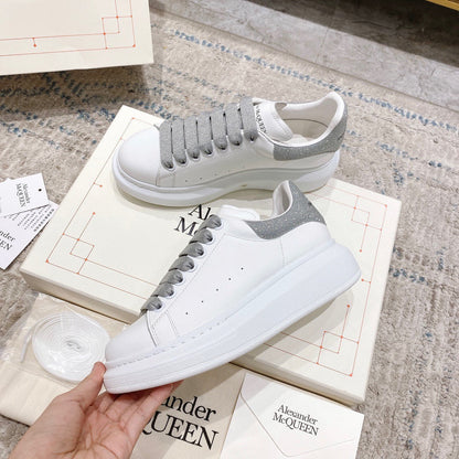 Sneakers & Shoes