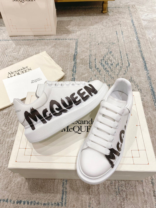 Sneakers & Shoes