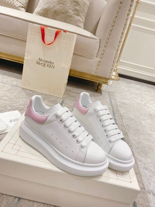 Sneakers & Shoes