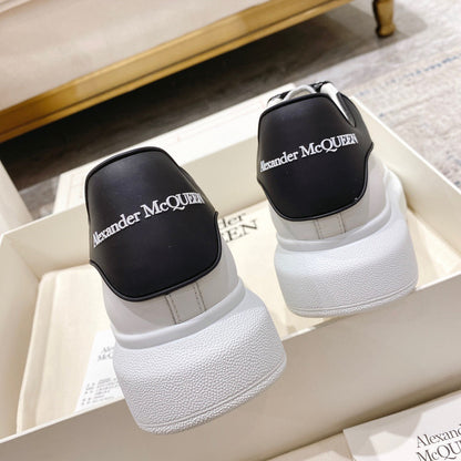 Sneakers & Shoes