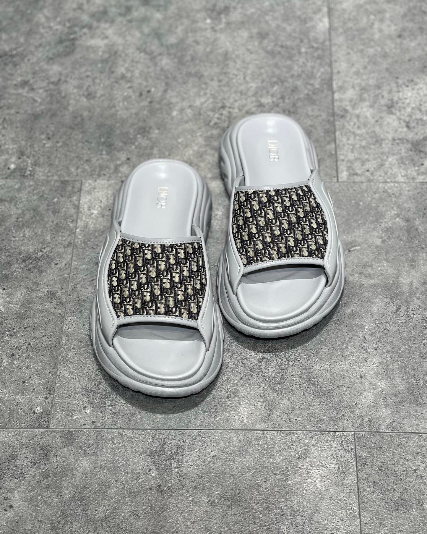 DIO Sandal