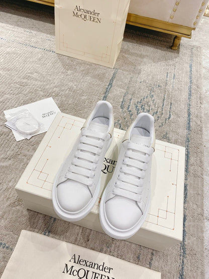Sneakers & Shoes