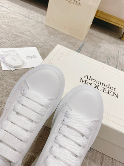 Sneakers & Shoes
