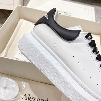 Sneakers & Shoes