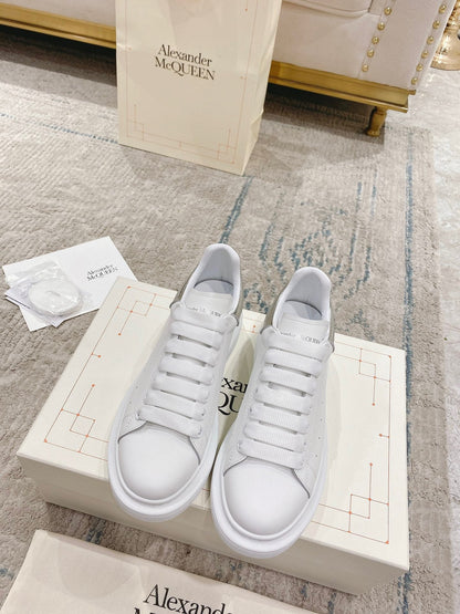 Sneakers & Shoes