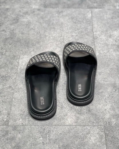 DIO Sandal