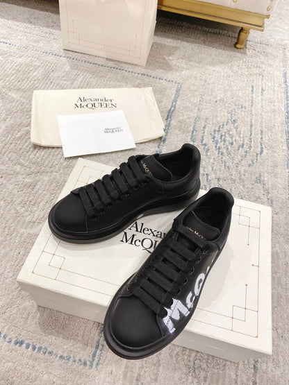 Sneakers & Shoes