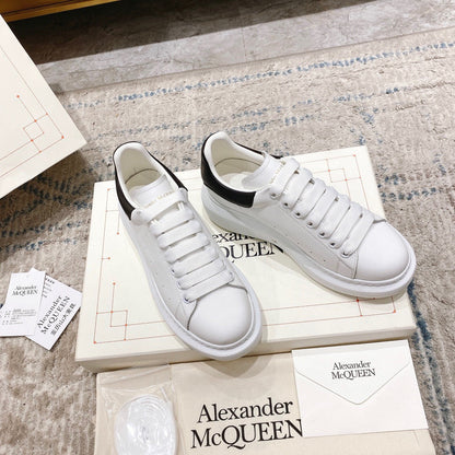 Sneakers & Shoes