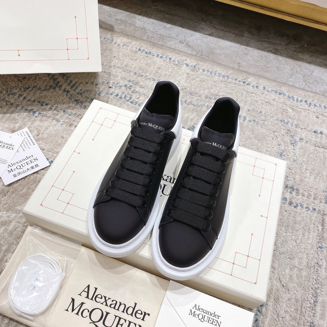 Sneakers & Shoes