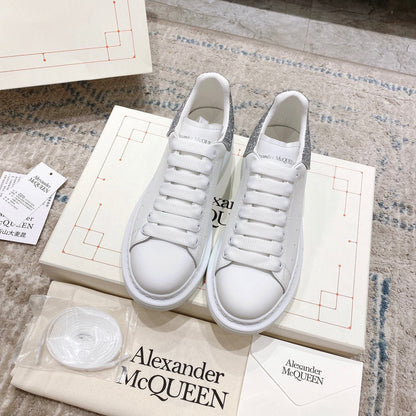 Sneakers & Shoes