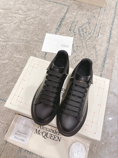 Sneakers & Shoes