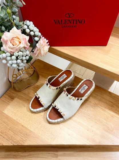 LACE-UP WEDGE SANDALS IN WHITE CALFSKIN WITH STUDS