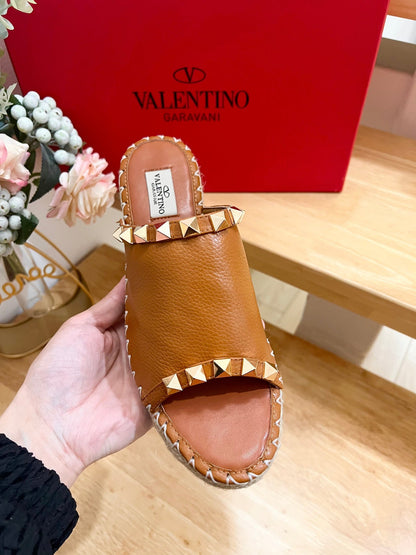 LACE-UP WEDGE SANDALS IN BRONZE BROWN CALFSKIN WITH STUDS