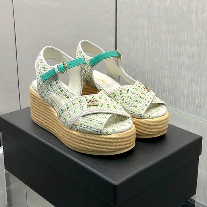 PEEP-TOE THICK SOLE SANDALS IN WHITE MIX TEA GREEN WOVEN FABRIC