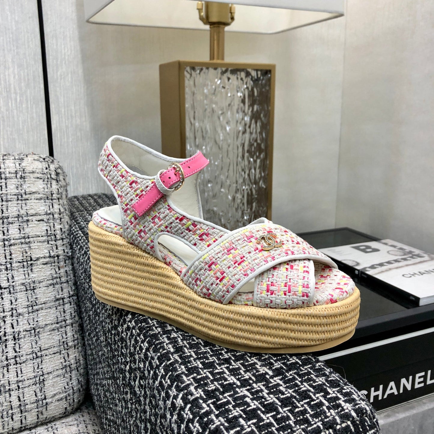 PEEP-TOE THICK SOLE SANDALS IN WHITE MIX BRIGHT PINK WOVEN FABRIC