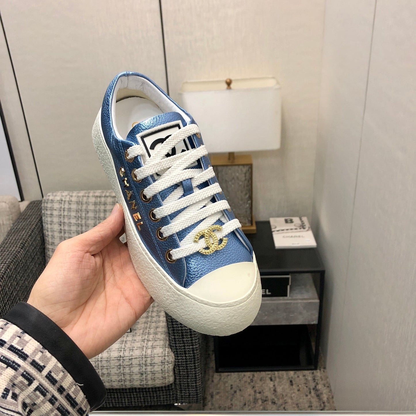 CASUAL SNEAKER IN CERULEAN BLUE METALLIC LAMBSKIN WITH GOLD LOGO