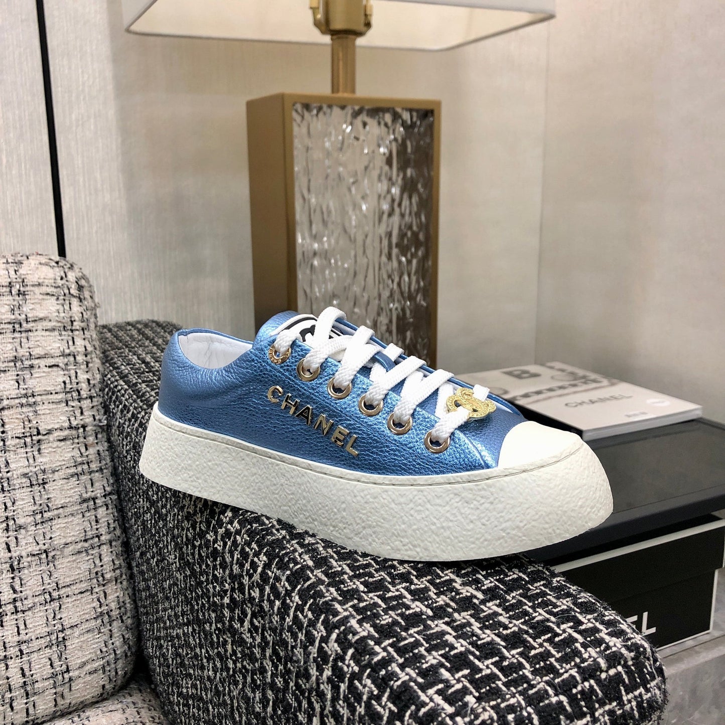 CASUAL SNEAKER IN CERULEAN BLUE METALLIC LAMBSKIN WITH GOLD LOGO