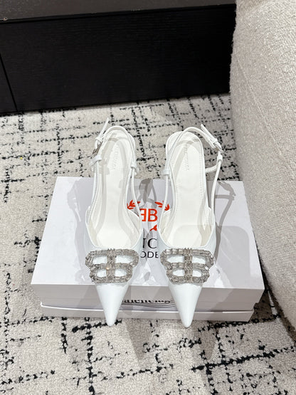 POINTED HIGH SLINGBACK IN WHITE PATENT CALFSKIN WITH CRYSTAL BUCKLE
