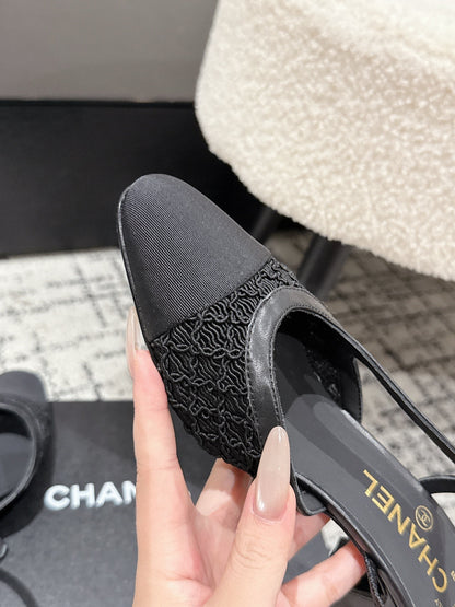 HIGH SLINGBACK 25S IN BLACK FABRIC AND CALFSKIN