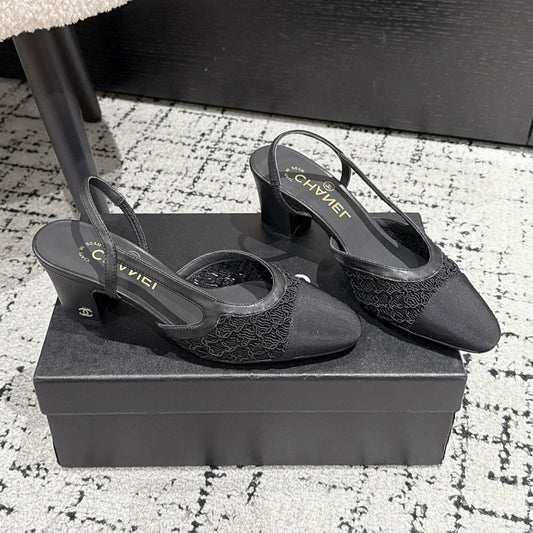 HIGH SLINGBACK 25S IN BLACK FABRIC AND CALFSKIN