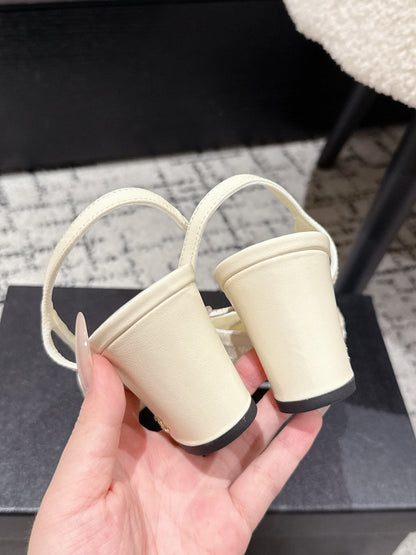 HIGH SLINGBACK 25S IN OFF WHITE FABRIC AND BLACK CALFSKIN CANVAS