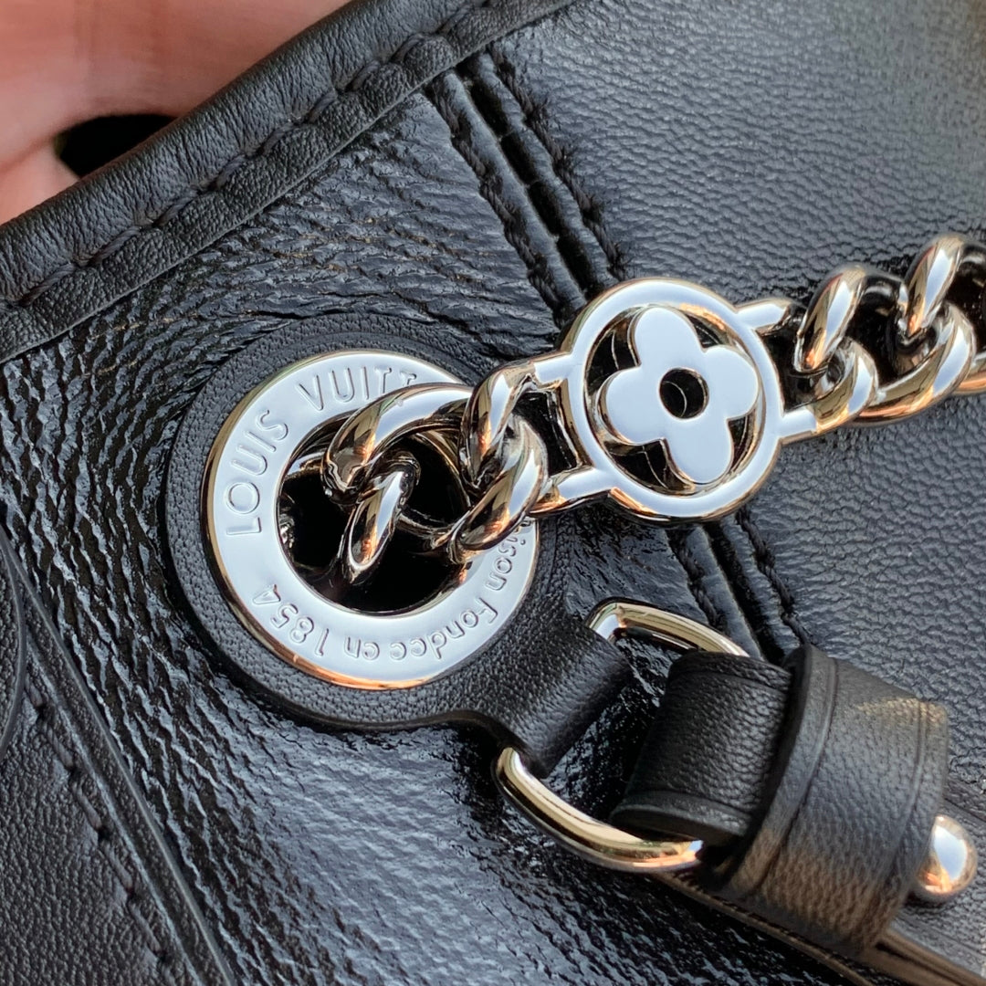 CARRYALL CARGO VIBE BB 26 IN BLACK LAMBSKIN BORWN MONOGRAM TAG