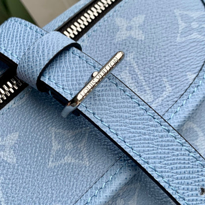 PULSE MESSENGER 22.5 IN BLUE MONOGRAM COATED CANVAS AND CALFSKIN