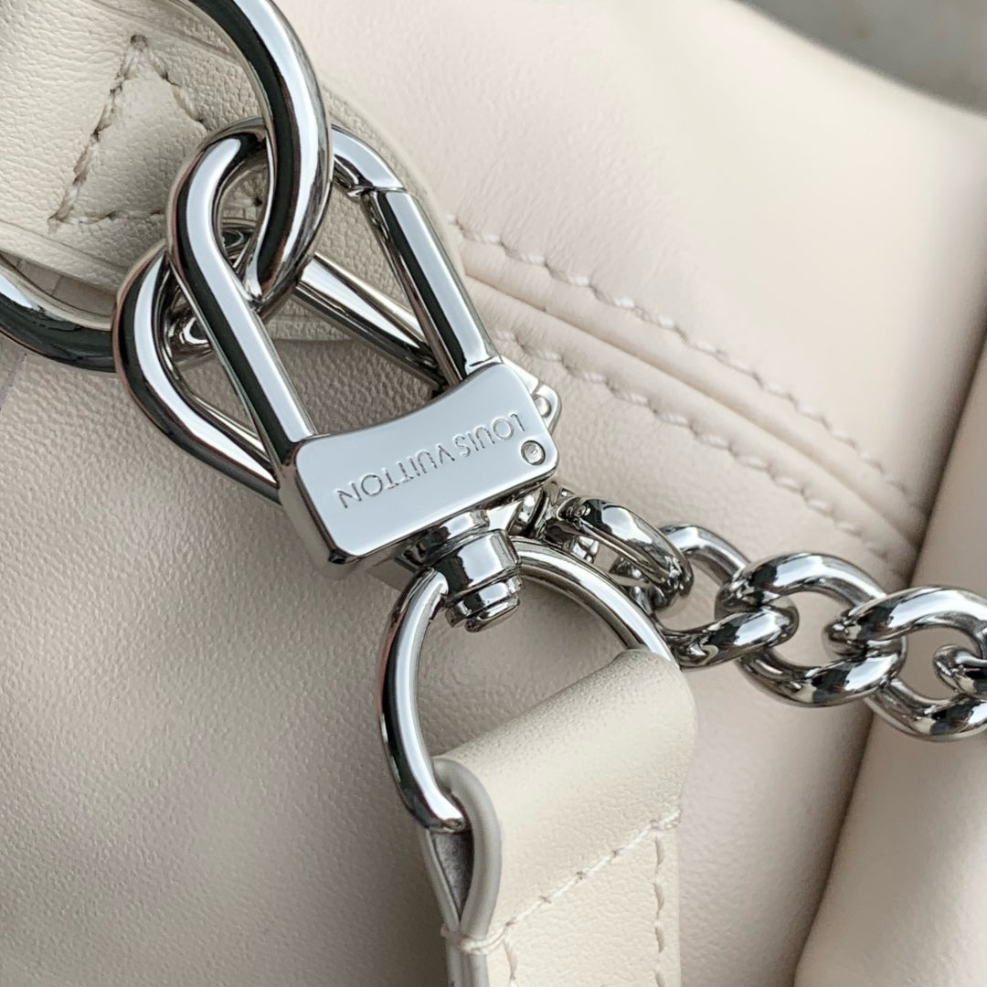 CARRYALL CARGO VIBE PM 33.5 IN VANILLE LAMBSKIN BORWN MONOGRAM TAG