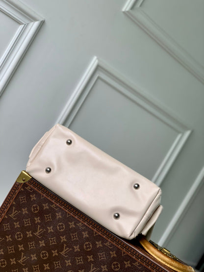 CARRYALL CARGO VIBE PM 33.5 IN VANILLE LAMBSKIN BORWN MONOGRAM TAG