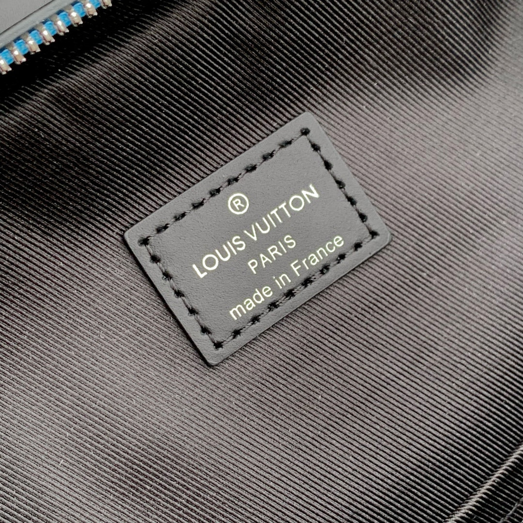 AVENUE SLINGBAG 31 IN BLACK AND GREY DAMIER GRAPHITA CANVAS CALFSKIN