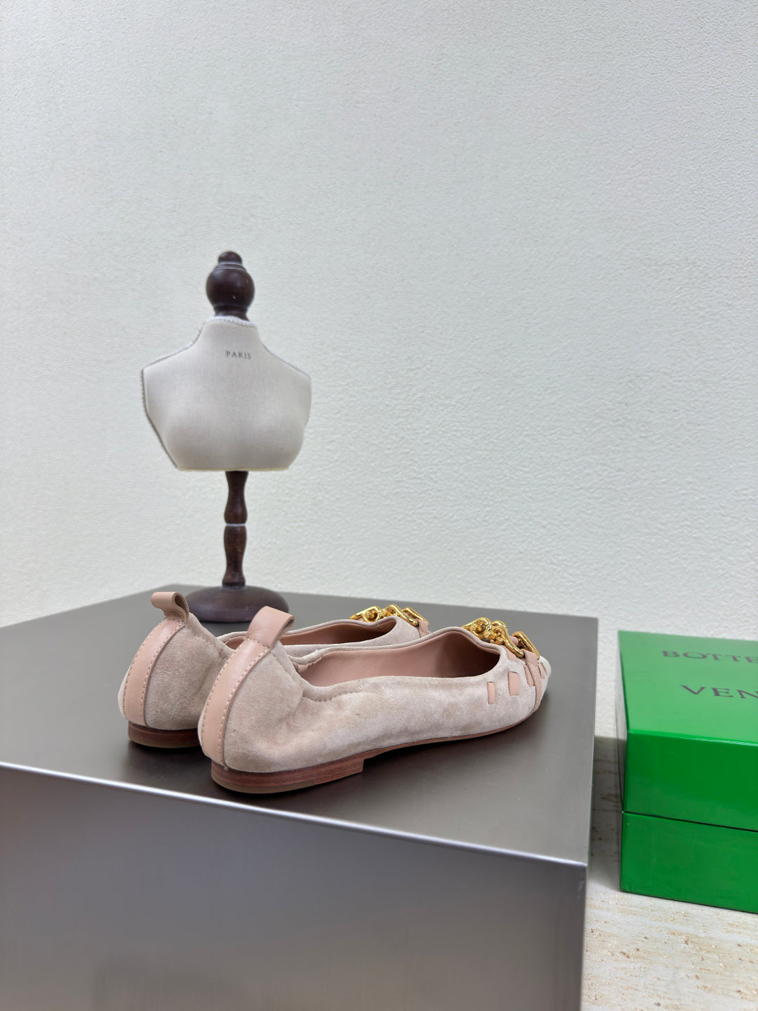 BALLET FLAT IN LIGHT BROWN SUEDE