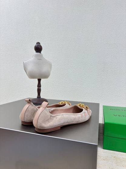 BALLET FLAT IN LIGHT BROWN SUEDE