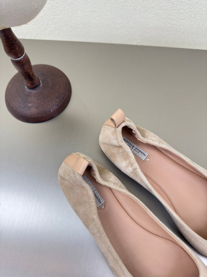 BALLET FLAT IN LIGHT BROWN SUEDE