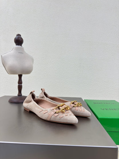 BALLET FLAT IN LIGHT BROWN SUEDE