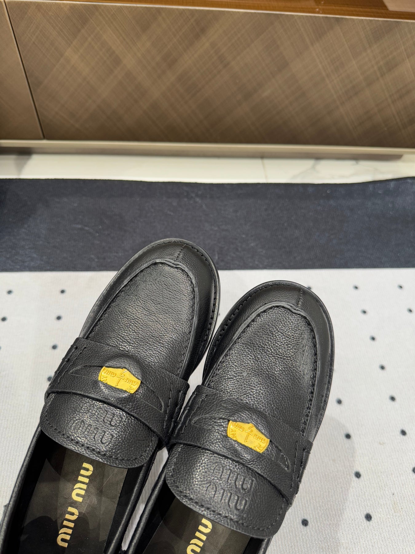 PENNY LOAFERS WITH GOLD COIN IN BLACK CALFSKIN