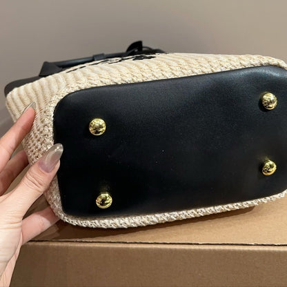 CROCHET TOTE BAG 23 IN BEIGE WOVEN RAFFIA WITH BLACK CALFSKIN STRAP