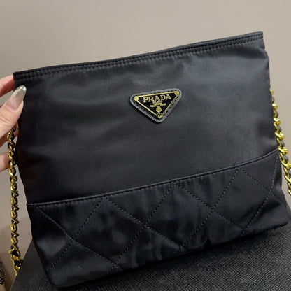 QUILTED CHAIN SHOULDER BAG 22 IN BLACK RE-NYLON