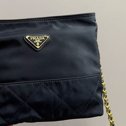 QUILTED CHAIN SHOULDER BAG 22 IN BLACK RE-NYLON