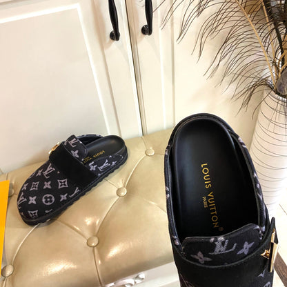 COSY FLAT COMFORT CLOG IN BLACK MONOGRAM FABRIC