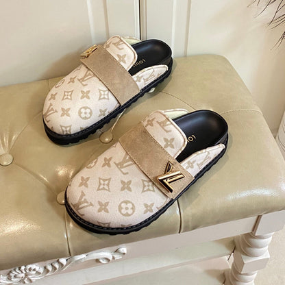 COSY FLAT COMFORT CLOG IN BEIGE MONOGRAM FABRIC