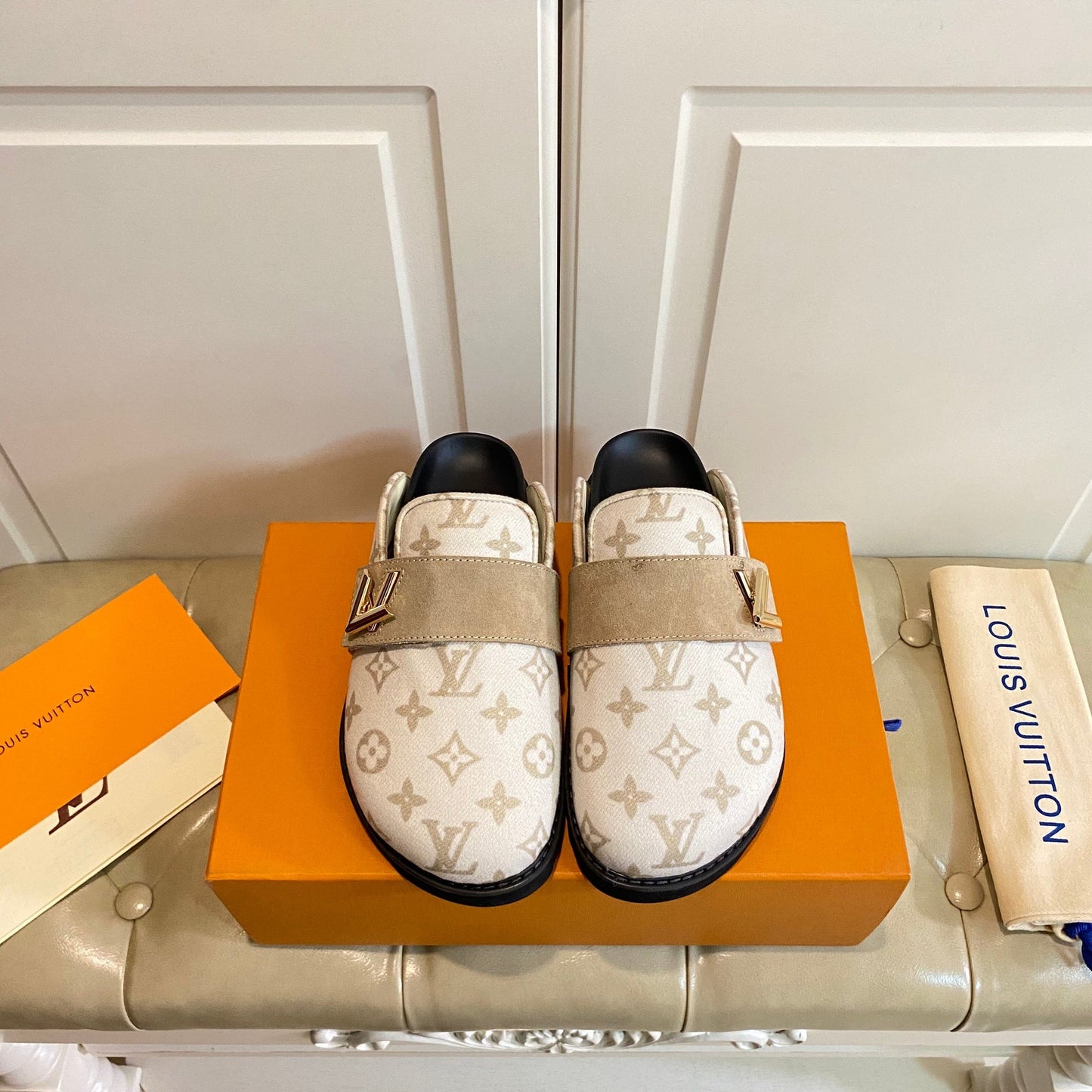 COSY FLAT COMFORT CLOG IN BEIGE MONOGRAM FABRIC