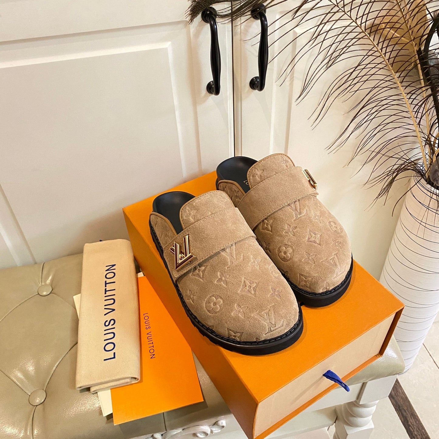 COSY FLAT COMFORT CLOG IN CIDER BROWN EMBOSSED SUEDE