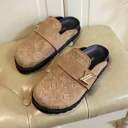 COSY FLAT COMFORT CLOG IN CIDER BROWN EMBOSSED SUEDE