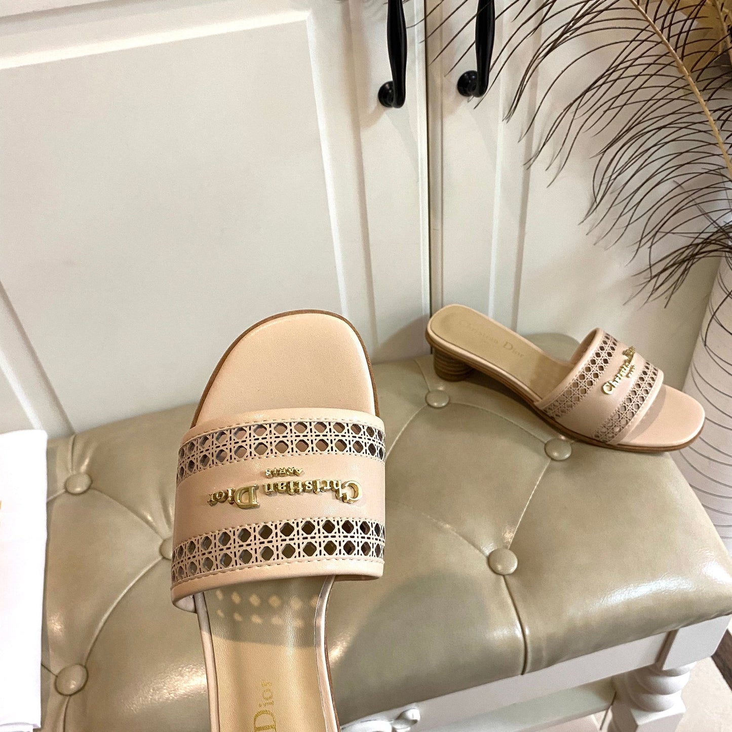 DWAY HEELED SLIDE IN CAMEL BEIGE CALFSKIN WITH GOLD LOGO