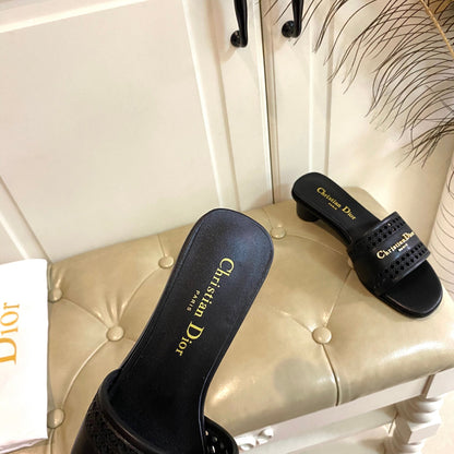 DWAY HEELED SLIDE IN BLACK CALFSKIN WITH GOLD LOGO