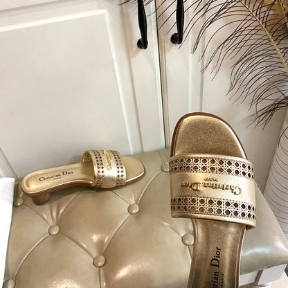 DWAY HEELED SLIDE IN GOLD CALFSKIN WITH GOLD LOGO