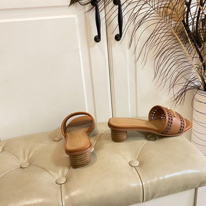 DWAY HEELED SLIDE IN BRONZE BROWN CALFSKIN WITH GOLD LOGO