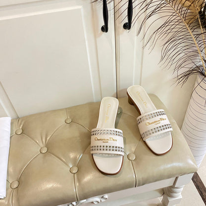 DWAY HEELED SLIDE IN WHITE CALFSKIN WITH GOLD LOGO