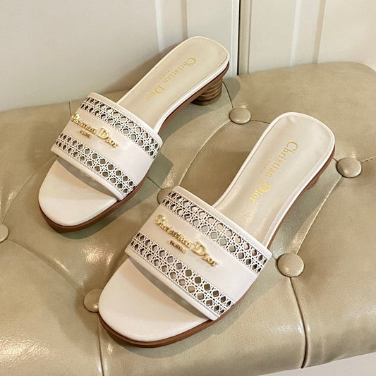 DWAY HEELED SLIDE IN WHITE CALFSKIN WITH GOLD LOGO