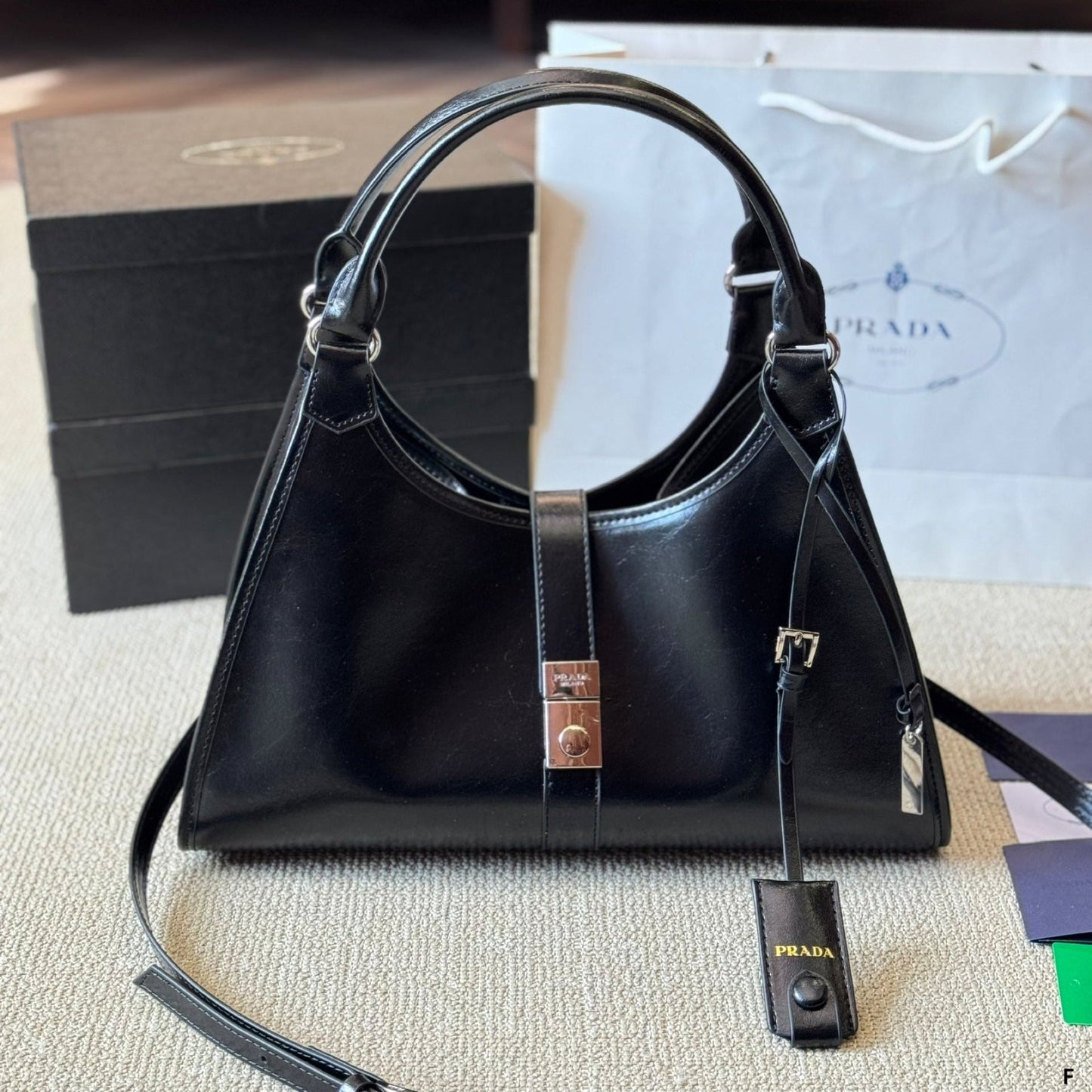 METAL CLASP MINI TOTE BAG 25 IN BLACK SHINY SMOOTH CALFSKIN